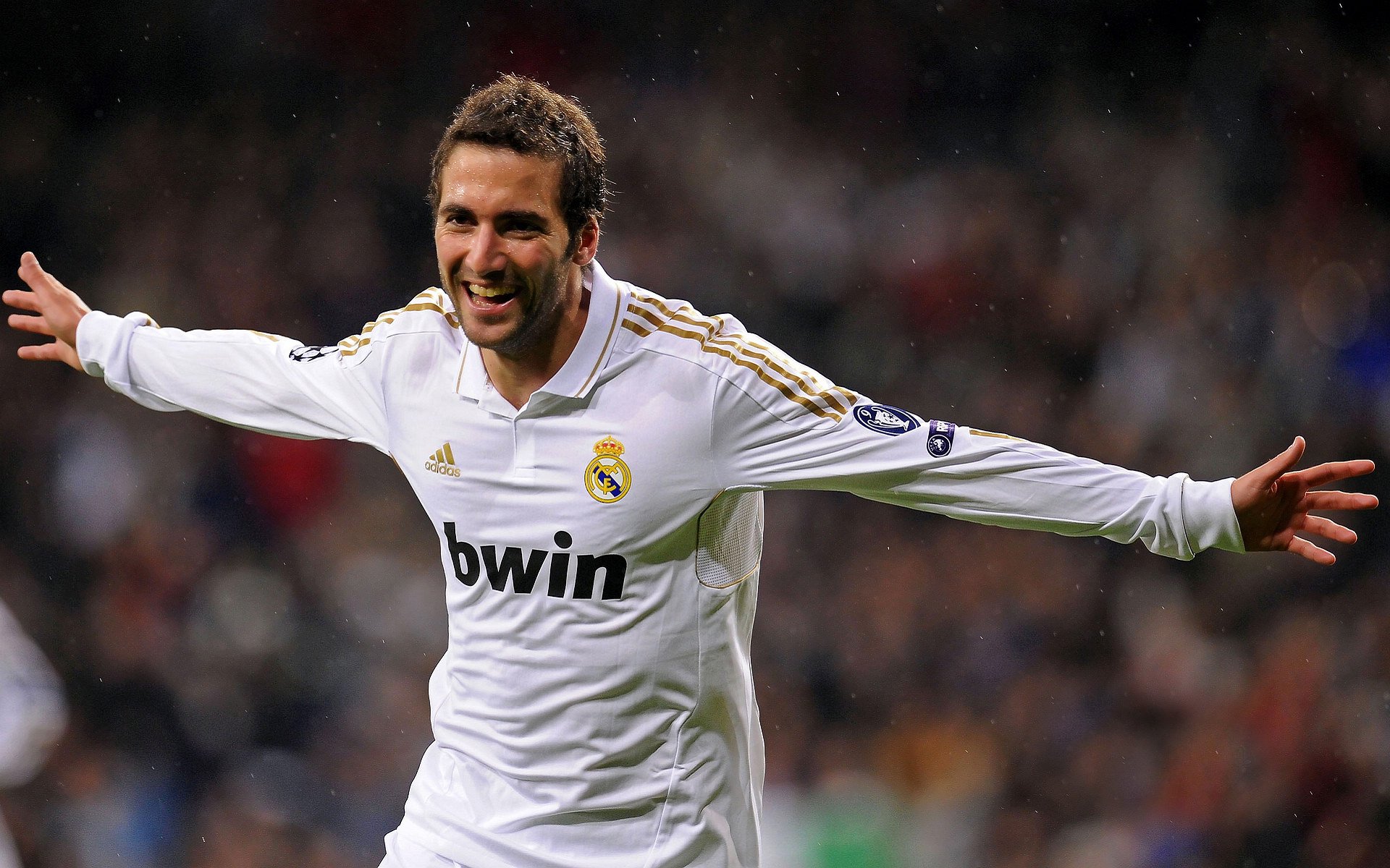 -哈维续约巴塞罗那，继续执教，哈维什么时候进入巴萨一线队