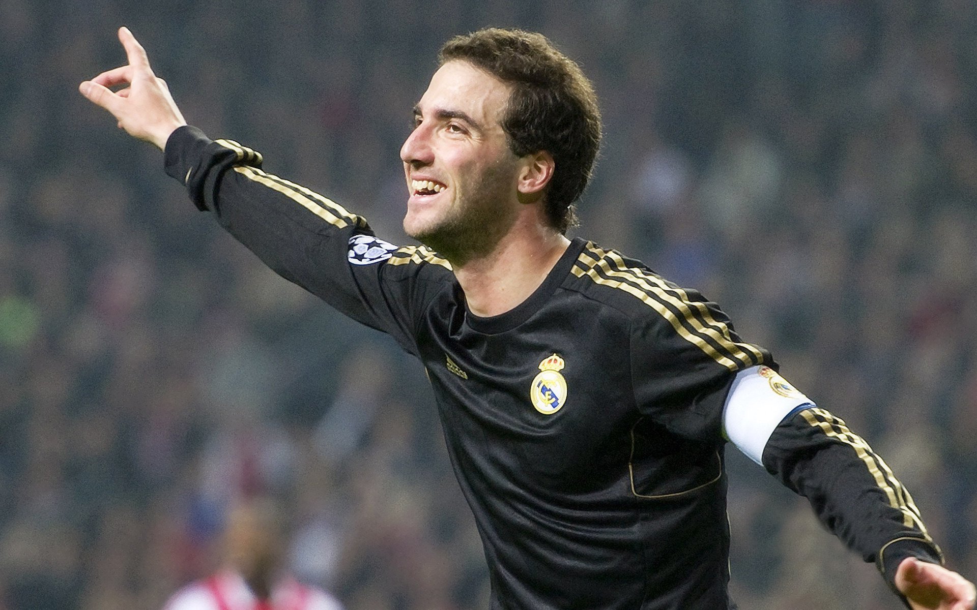 -布里斯托城后防线被连轰，主帅倍感头疼，布里斯托是哪